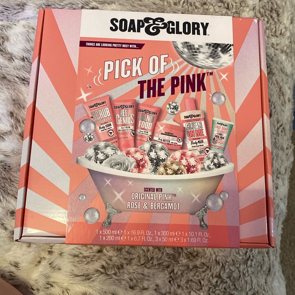 Soap & Glory Pick of the Pink set